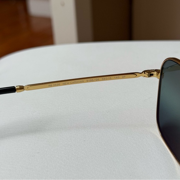 Ray-Ban New Caravan Chromance (Polarized) Blue lenses w/ Gold Frame - Picture 7 of 8